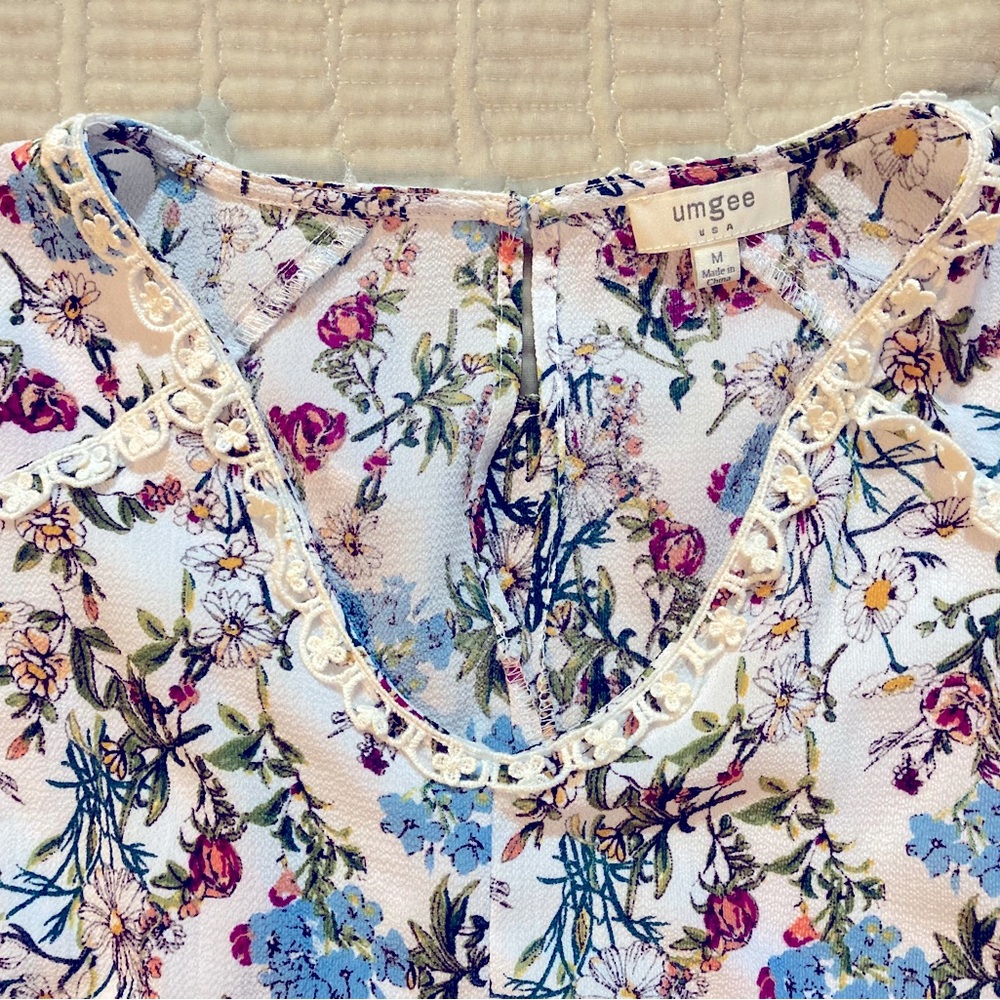 Adorable Umgee. Perfect for Spring. - Picture 5 of 6